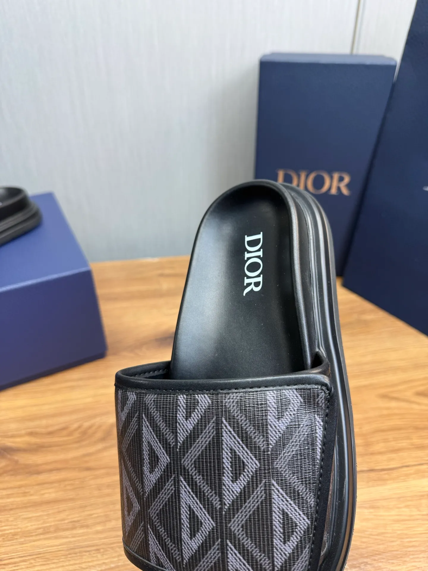 Men's shoes 💰280💰 Dior. Men's slippers 🩴Official website 1:1 production 38-45 yards 45 46 🉑️Customized original material shipped✅